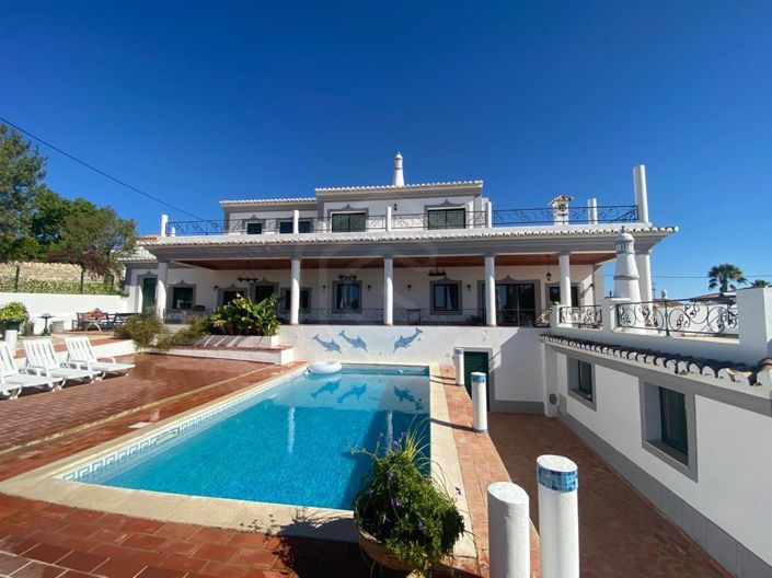 Image No.1-4 Bed House for sale