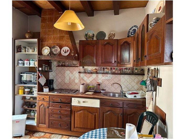 Image No.10-6 Bed House for sale