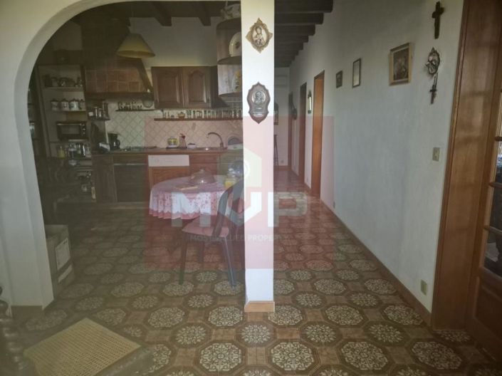 Image No.18-6 Bed House for sale