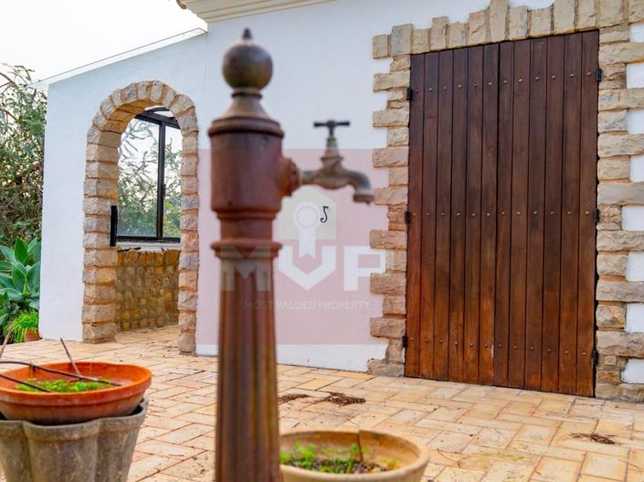 Image No.23-6 Bed House for sale