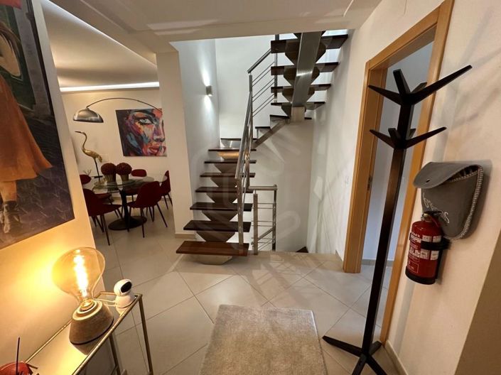 Image No.14-3 Bed House for sale