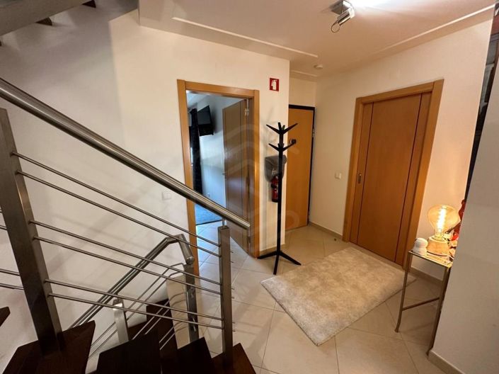 Image No.15-3 Bed House for sale