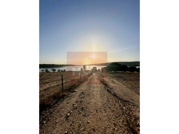 Image No.12-5 Bed House for sale