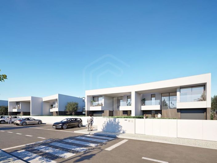 Image No.22-4 Bed House for sale