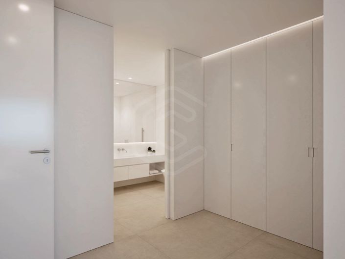 Image No.11-4 Bed House for sale