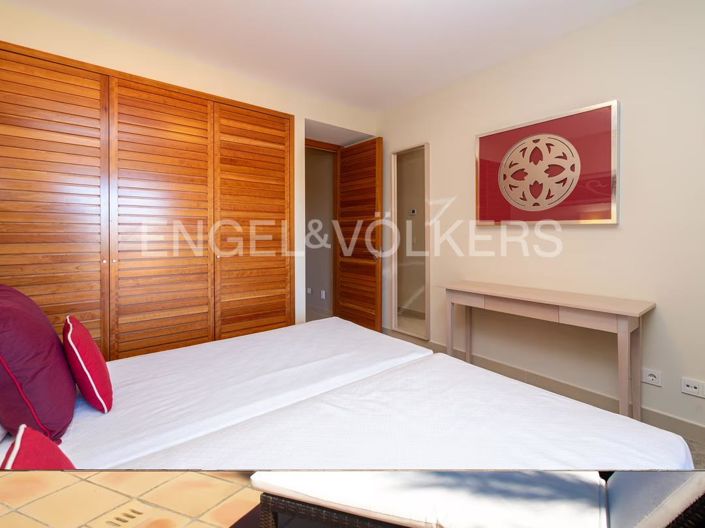 Image No.17-3 Bed House for sale