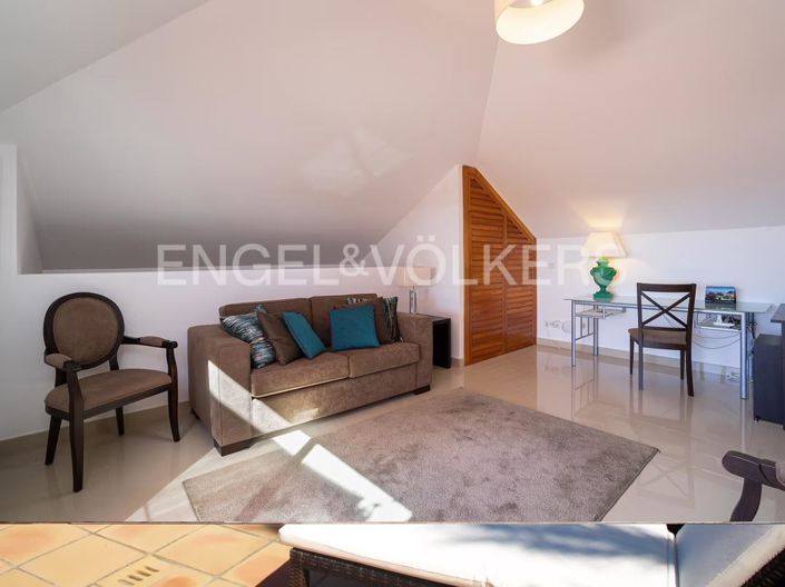 Image No.19-3 Bed House for sale