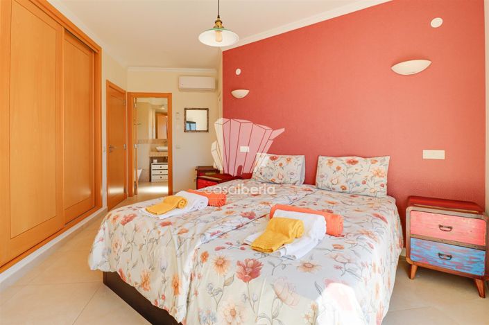 Image No.19-4 Bed House for sale