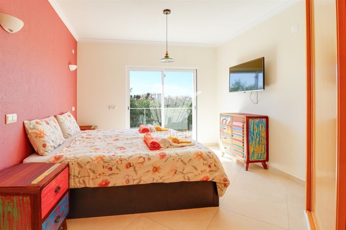 Image No.26-4 Bed House for sale
