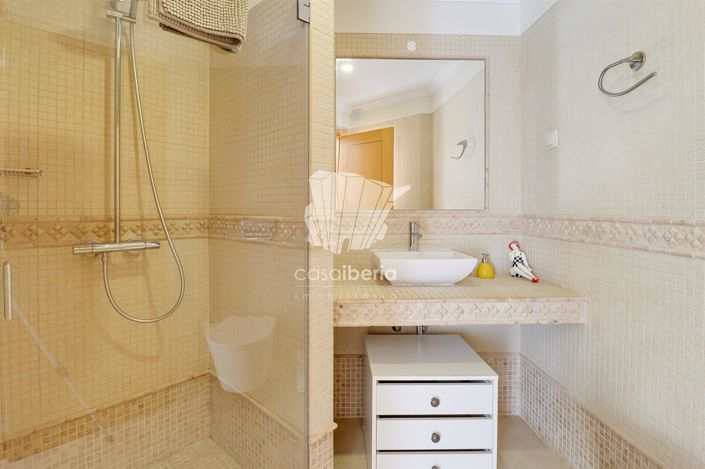 Image No.33-4 Bed House for sale