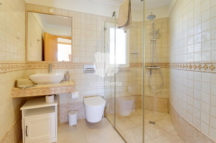 Image No.40-4 Bed House for sale