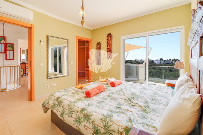 Image No.45-4 Bed House for sale