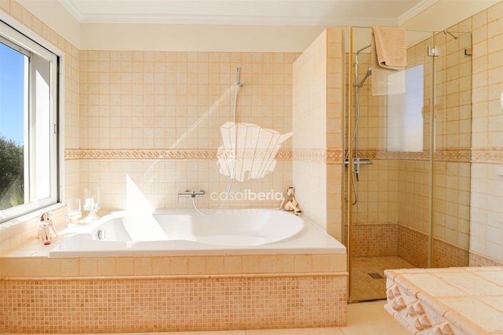 Image No.49-4 Bed House for sale