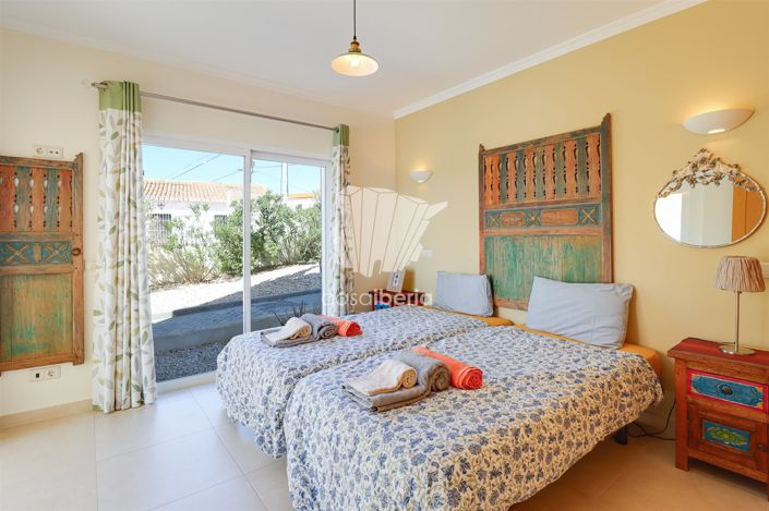 Image No.52-4 Bed House for sale