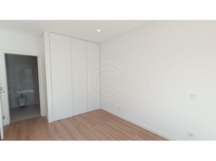 Image No.11-1 Bed Apartment for sale