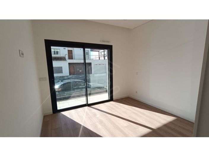 Image No.13-1 Bed Apartment for sale