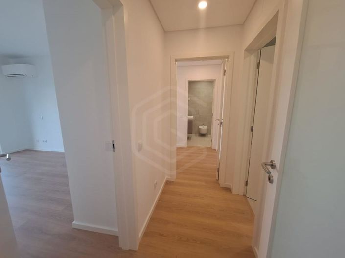 Image No.21-2 Bed Apartment for sale