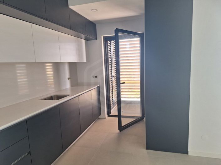 Image No.18-3 Bed Apartment for sale