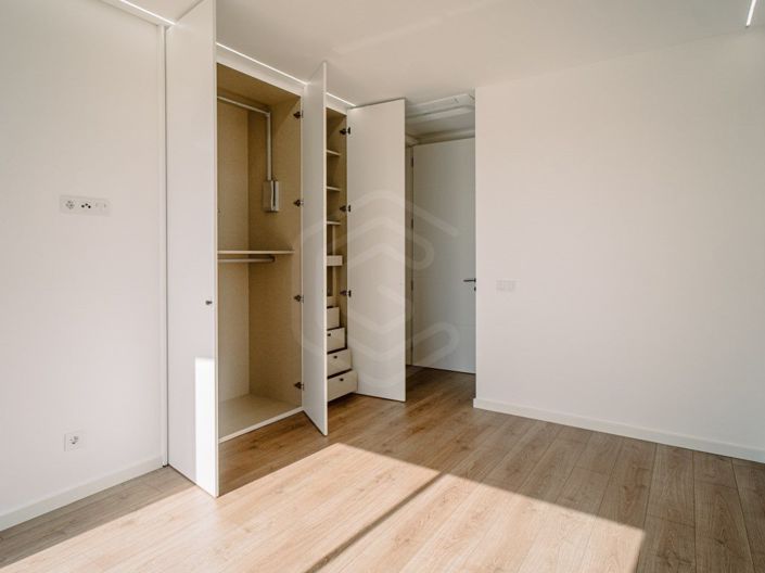 Image No.23-3 Bed House for sale