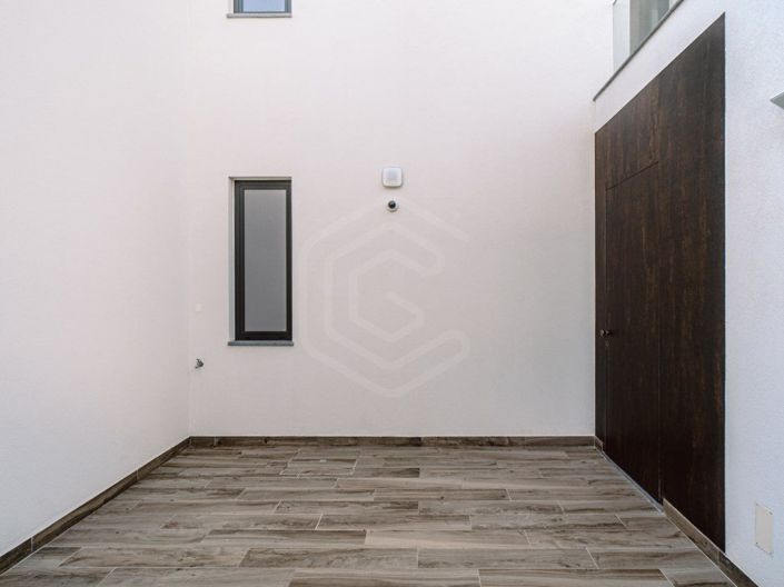 Image No.26-3 Bed House for sale