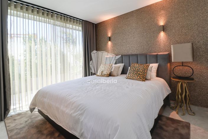 Image No.20-6 Bed Apartment for sale