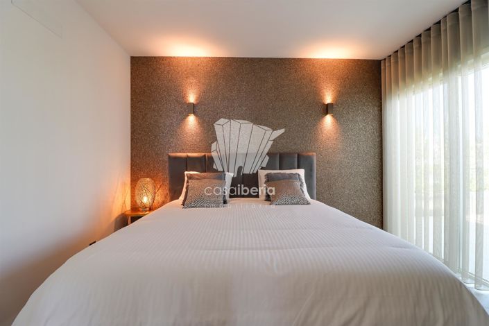 Image No.24-6 Bed Apartment for sale