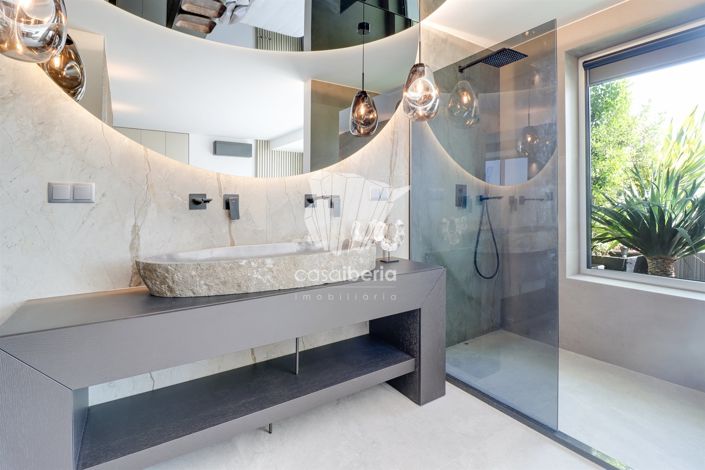 Image No.42-6 Bed Apartment for sale