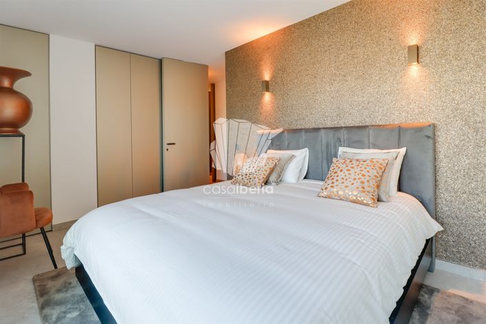 Image No.50-6 Bed Apartment for sale