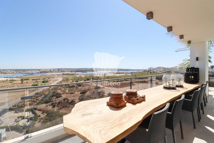 Image No.52-6 Bed Apartment for sale