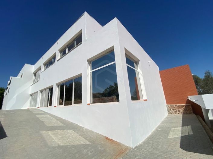 Image No.1-12 Bed House for sale
