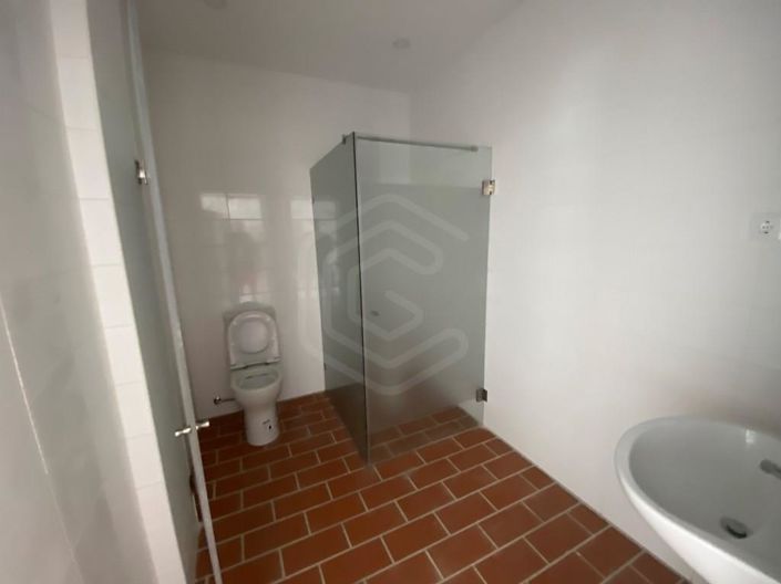 Image No.15-12 Bed House for sale