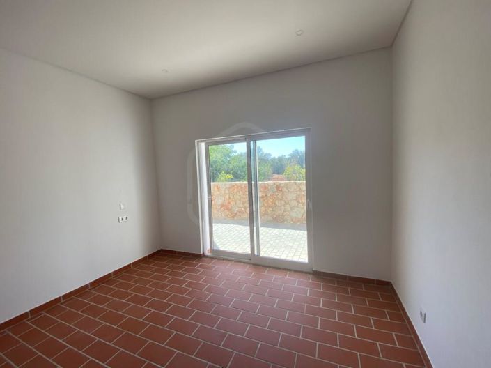 Image No.22-12 Bed House for sale