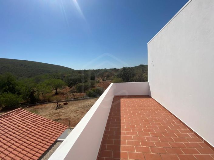 Image No.26-12 Bed House for sale