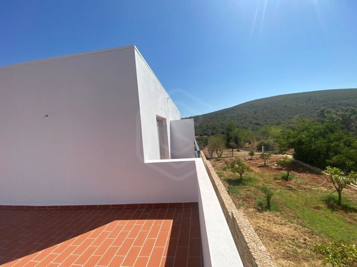 Image No.35-12 Bed House for sale