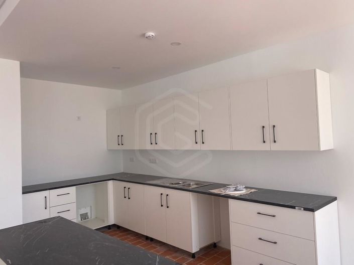 Image No.4-12 Bed House for sale