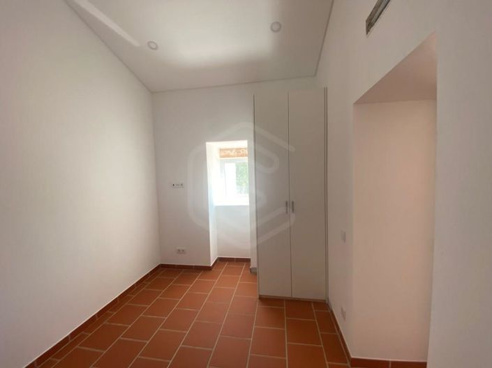 Image No.7-12 Bed House for sale