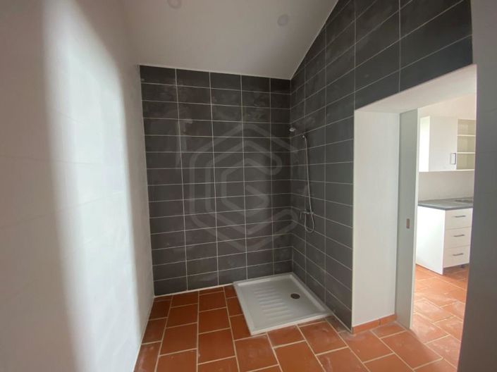 Image No.9-12 Bed House for sale