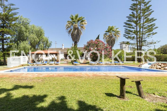 Image No.1-5 Bed House for sale