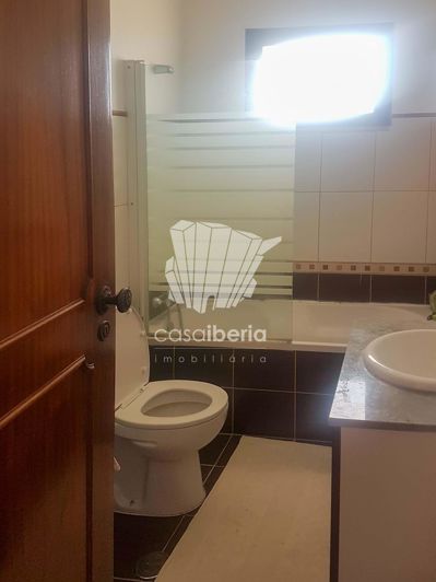 Image No.32-3 Bed House for sale