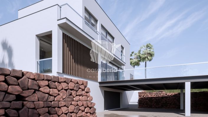 Image No.20-4 Bed House for sale