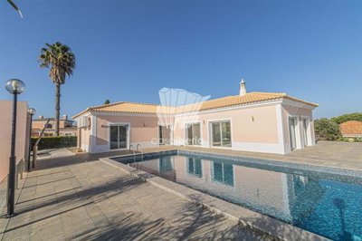 1 - Lagos, House