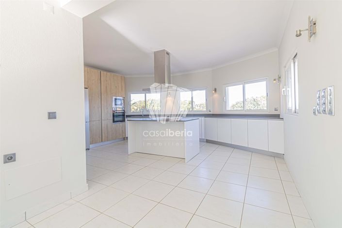 Image No.16-3 Bed House for sale