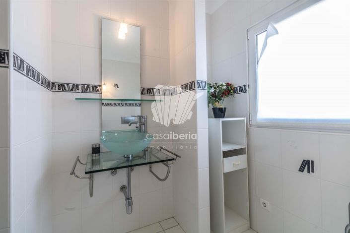 Image No.19-3 Bed House for sale