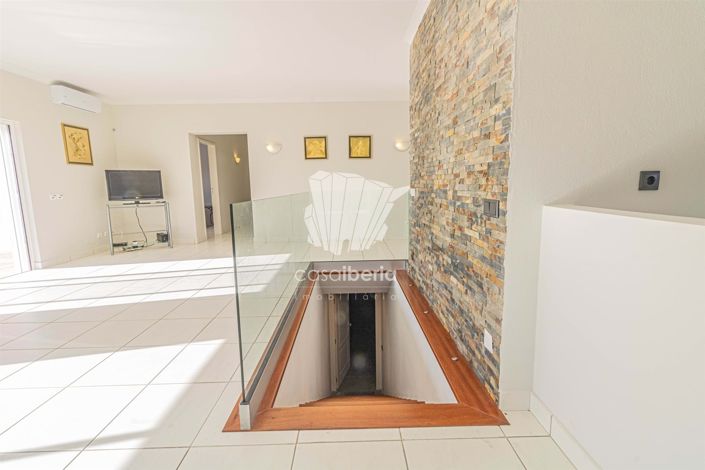 Image No.24-3 Bed House for sale