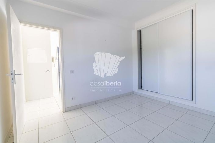 Image No.26-3 Bed House for sale