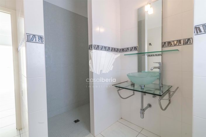 Image No.29-3 Bed House for sale