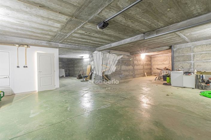 Image No.43-3 Bed House for sale