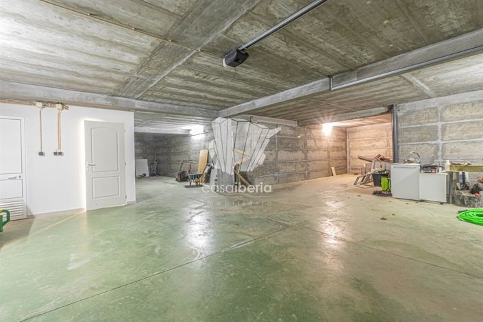 Image No.43-3 Bed House for sale