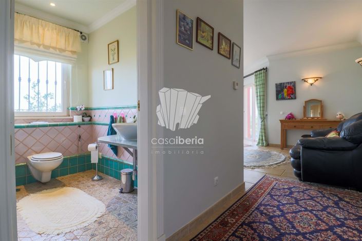 Image No.10-5 Bed House for sale