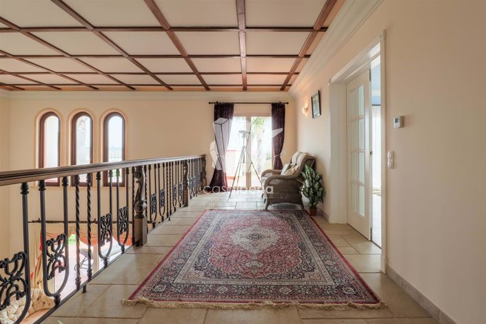 Image No.18-5 Bed House for sale